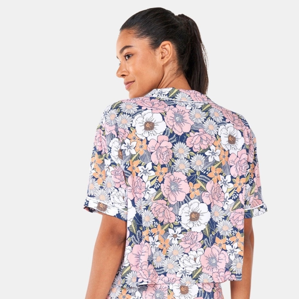 🌺 Vans Women’s Resort Floral Shirt – Size Large